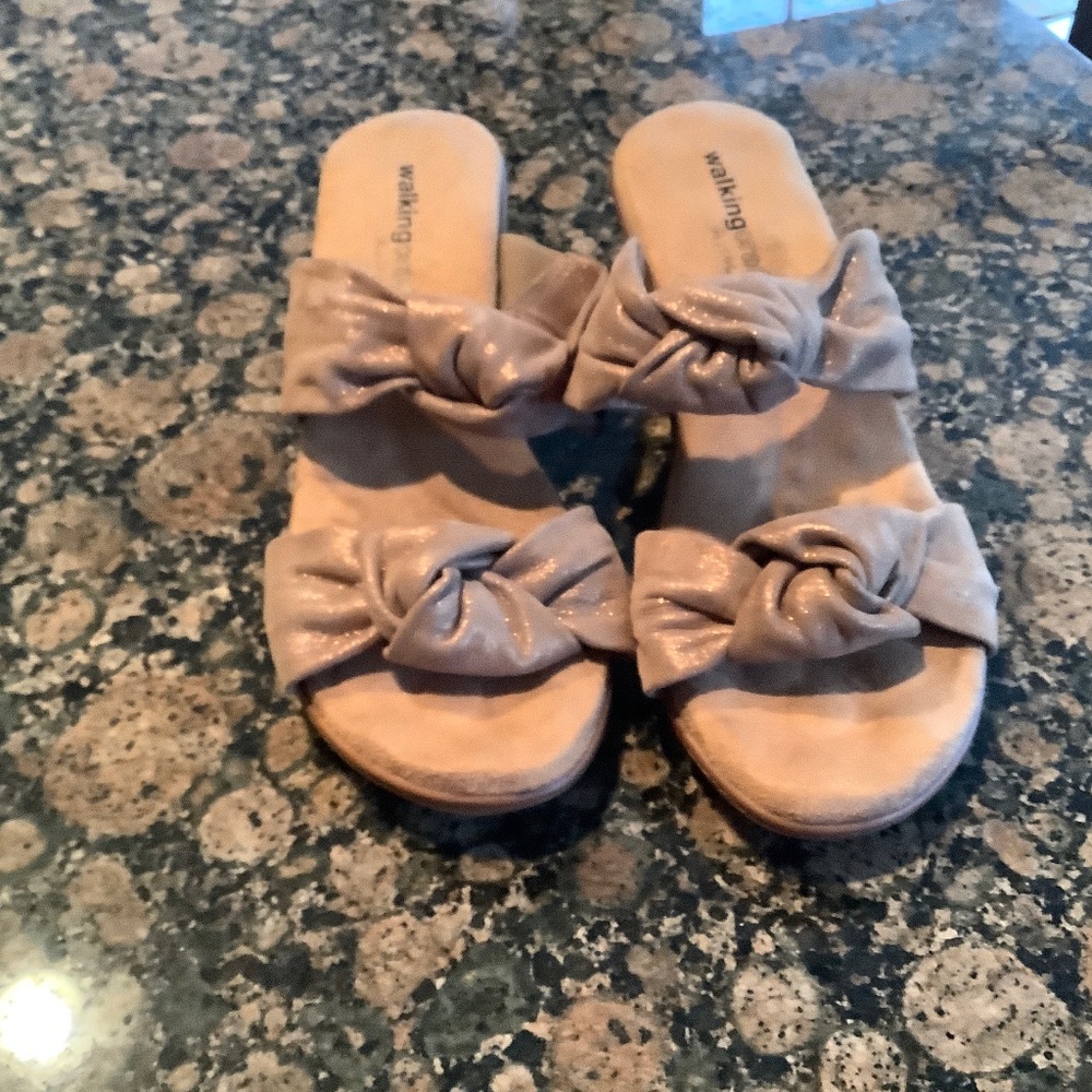 Walking Cradles Sandals  Tan Size 8.5 NWT/NWB